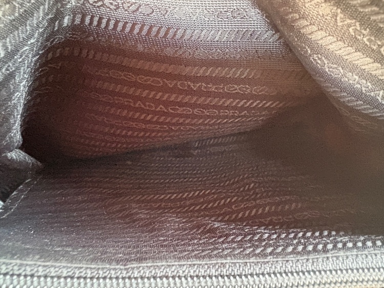 プラダ  （ブランドバッグ）の商品画像 - 査定依頼日：2026年1月17日 - 最高査定価格：20,000円