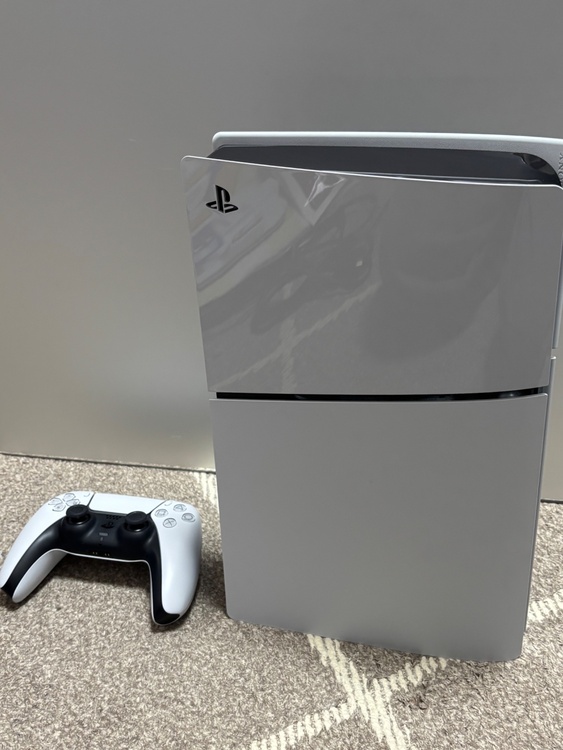 PlayStation 5 CFI-2000（ゲーム機本体・ゲームソフト）の商品画像 - 査定依頼日：2026年4月14日 - 最高査定価格：44,000円