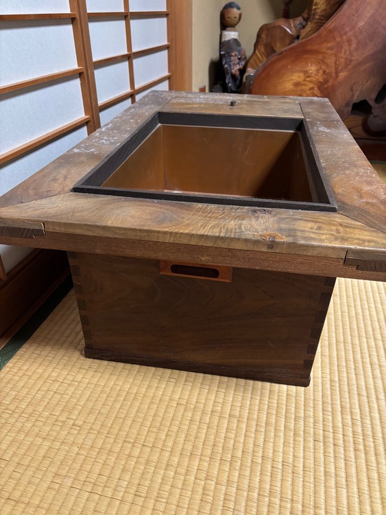 木製火鉢（美術品・骨董品）の商品画像 - 査定依頼日：2026年1月11日 - 最高査定価格：100,000円