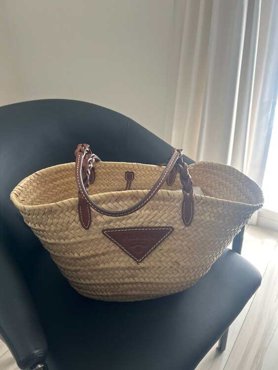 プラダ  （ブランドバッグ）の商品画像 - 査定依頼日：2025年3月30日 - 最高査定価格：100,000円