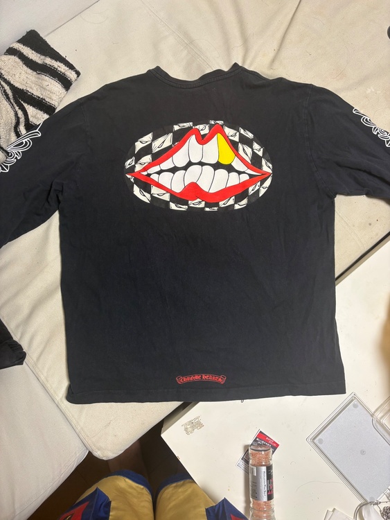 クロムハーツ マッティボーイ フラワー チョンパー ロングスリーブ Tシャツ（古着・ファッション）の商品画像 - 査定依頼日：2026年7月11日 - 最高査定価格：100,000円