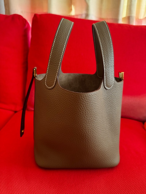 ピコタン18（ブランドバッグ）の商品画像 - 査定依頼日：2025年9月2日 - 最高査定価格：630,000円