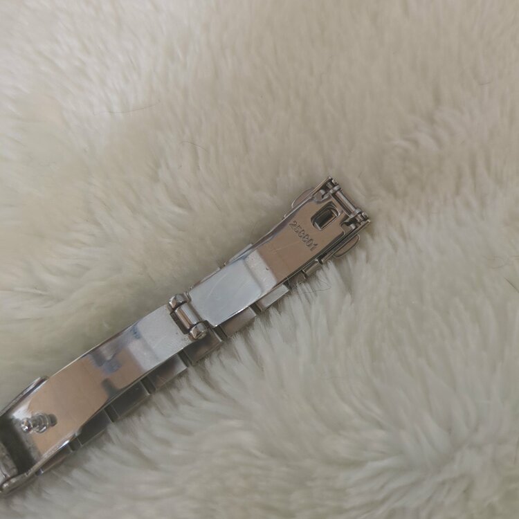 その他 その他 Marc By Marc JacobcのMBM3198（高級時計）の商品画像 - 査定依頼日：2026年2月4日 - 最高査定価格：14,000円