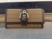 長財布（ブランド財布・小物）の商品画像 - 査定依頼日：2026年4月12日 - 最高査定価格：1,000円