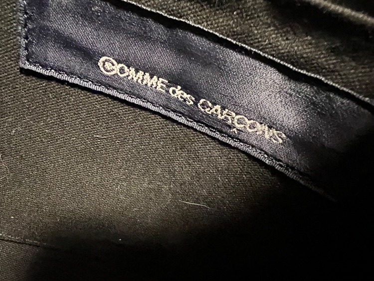 コムデギャルソン　青山バッグ　下から二番目のサイズ（ブランドバッグ）の商品画像 - 査定依頼日：2025年7月25日 - 最高査定価格：10,000円