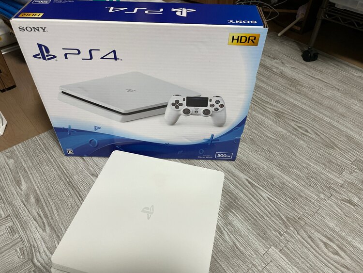 PlayStation４（ゲーム機本体・ゲームソフト）の商品画像 - 査定依頼日：2025年2月7日 - 最高査定価格：15,000円