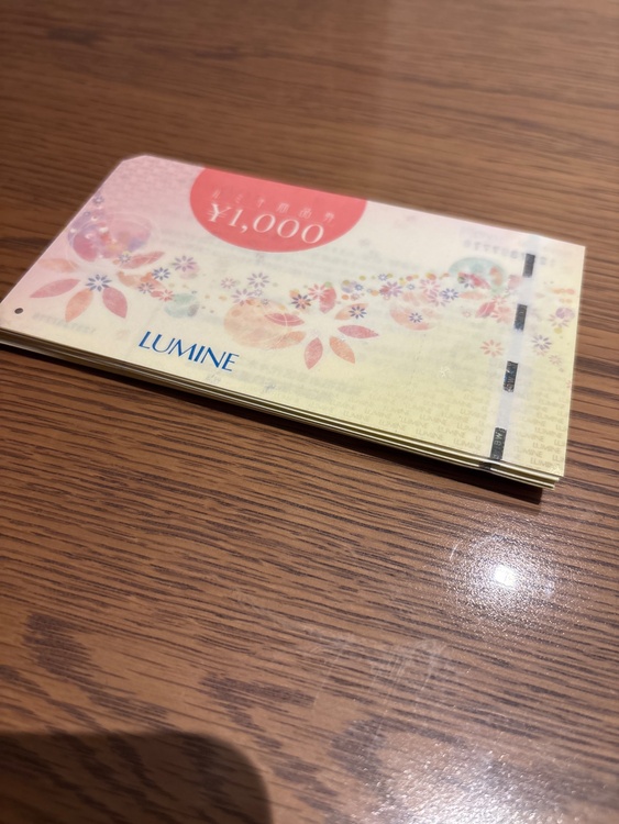 ルミネ商品券（チケット・金券）の商品画像 - 査定依頼日：2026年5月1日 - 最高査定価格：100,000円