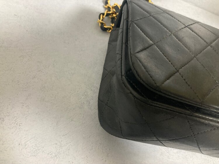 マトラッセ　ターンロック　フルフラップ（ブランドバッグ）の商品画像 - 査定依頼日：2025年5月10日 - 最高査定価格：300,000円