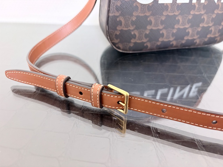 セリーヌ  （ブランドバッグ）の商品画像 - 査定依頼日：2025年12月4日 - 最高査定価格：85,000円