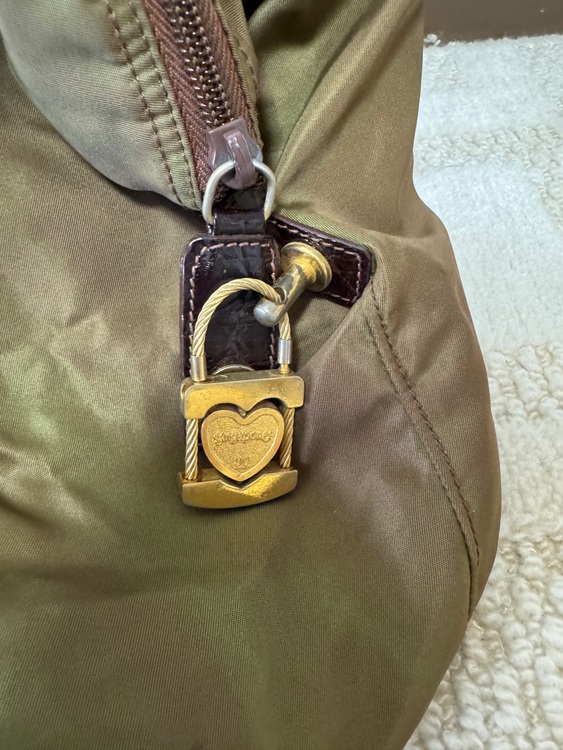 不明（ブランドバッグ）の商品画像 - 査定依頼日：2025年6月12日 - 最高査定価格：3,000円