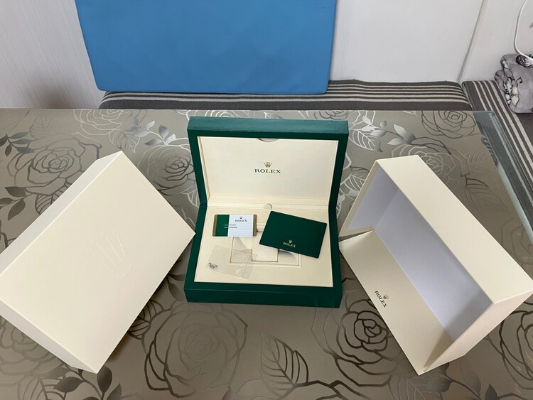 ロレックス デイデイト 228349rbq（高級時計）の商品画像 - 査定依頼日：2025年4月25日 - 最高査定価格：7,000,000円