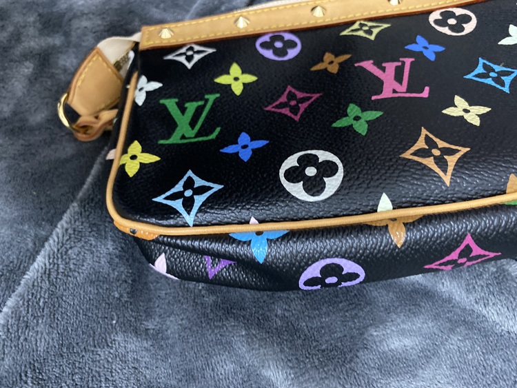 マルチカラー（ブランドバッグ）の商品画像 - 査定依頼日：2021年9月24日 - 最高査定価格：120,000円