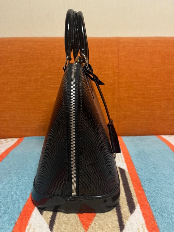 ルイヴィトン エピ （ブランドバッグ）の商品画像 - 査定依頼日：2025年8月18日 - 最高査定価格：90,000円