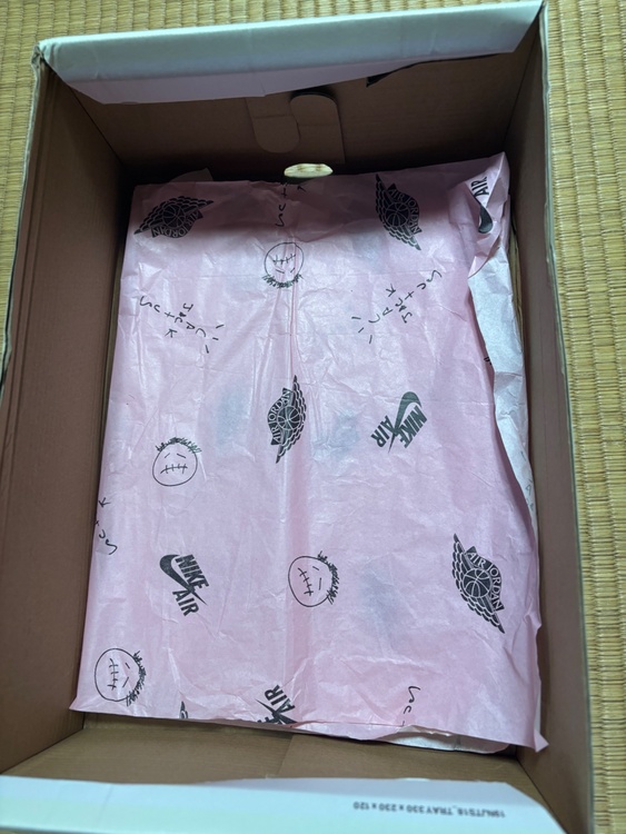 NIKE AIR JORDAN 1 LOW OG SP TRAVIS SCOTT（古着・ファッション）の商品画像 - 査定依頼日：2026年4月15日 - 最高査定価格：100,000円