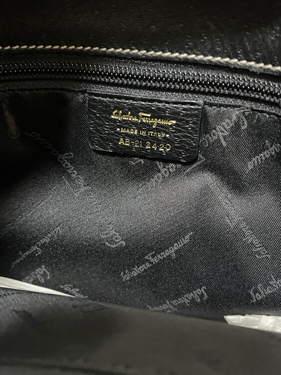 フェラガモ  （ブランドバッグ）の商品画像 - 査定依頼日：2025年3月25日 - 最高査定価格：7,000円