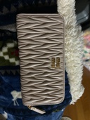 ミュウミュウ  （ブランドバッグ）の商品画像 - 査定依頼日：2025年12月25日 - 最高査定価格：40,000円