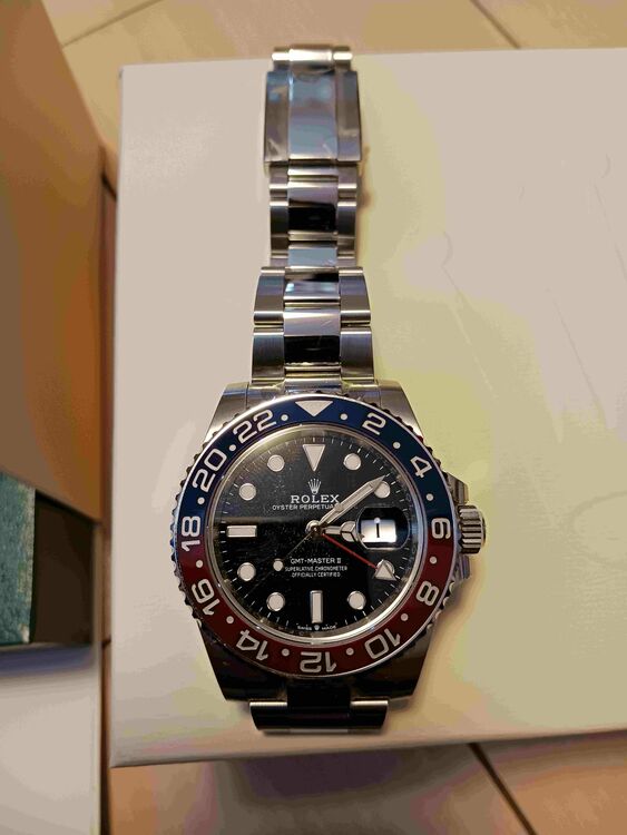 ロレックス GMTマスター 126710BLR（高級時計）の商品画像 - 査定依頼日：2025年6月6日 - 最高査定価格：2,880,000円