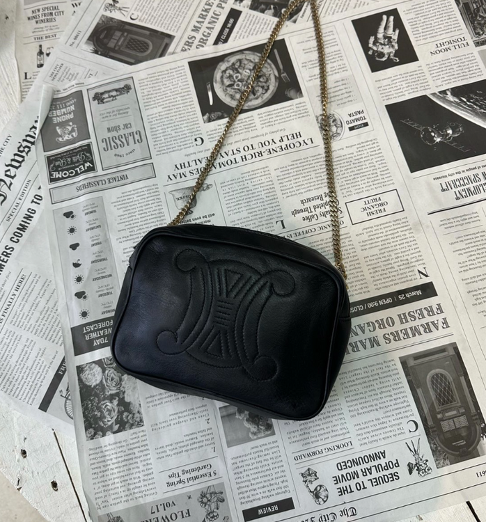 ビッグトリオンフロゴミニチェーンショルダーバッグ（ブランドバッグ）の商品画像 - 査定依頼日：2025年4月19日 - 最高査定価格：52,000円