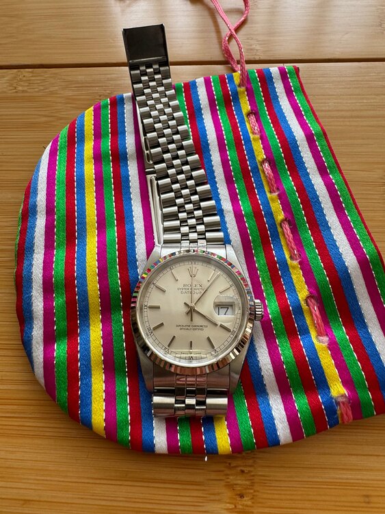 ロレックス デイトジャスト DJWGべzホワイト（高級時計）の商品画像 - 査定依頼日：2025年3月30日 - 最高査定価格：840,000円