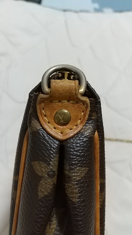 ルイ・ヴィトン モノグラム エヴァ M95567（ブランドバッグ）の商品画像 - 査定依頼日：2022年4月23日 - 最高査定価格：80,000円