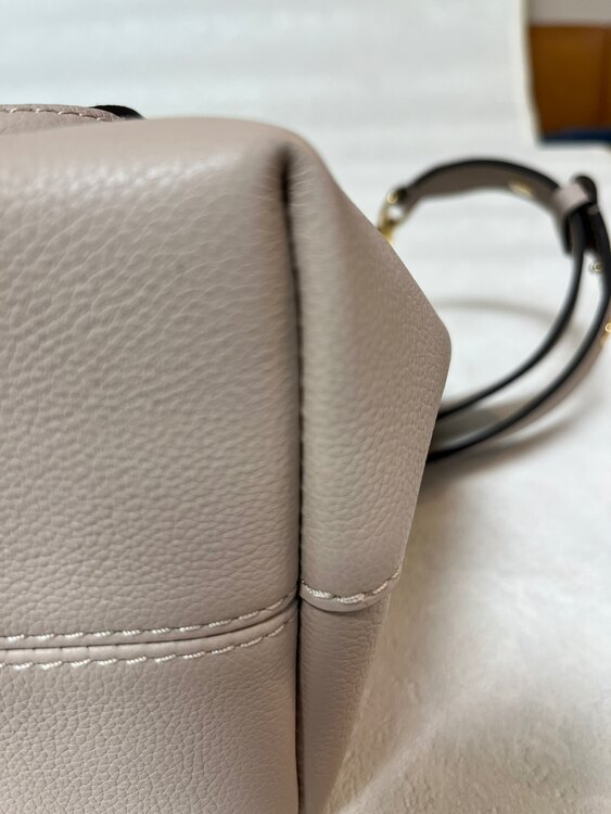 ロックミーバケット（ブランドバッグ）の商品画像 - 査定依頼日：2025年1月5日 - 最高査定価格：200,000円