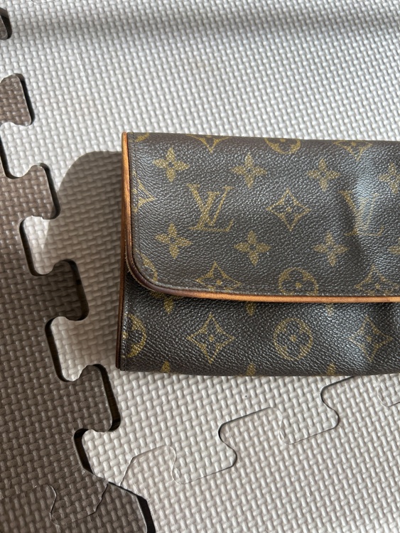 ポシェットツイン（ブランドバッグ）の商品画像 - 査定依頼日：2026年3月10日 - 最高査定価格：100,000円