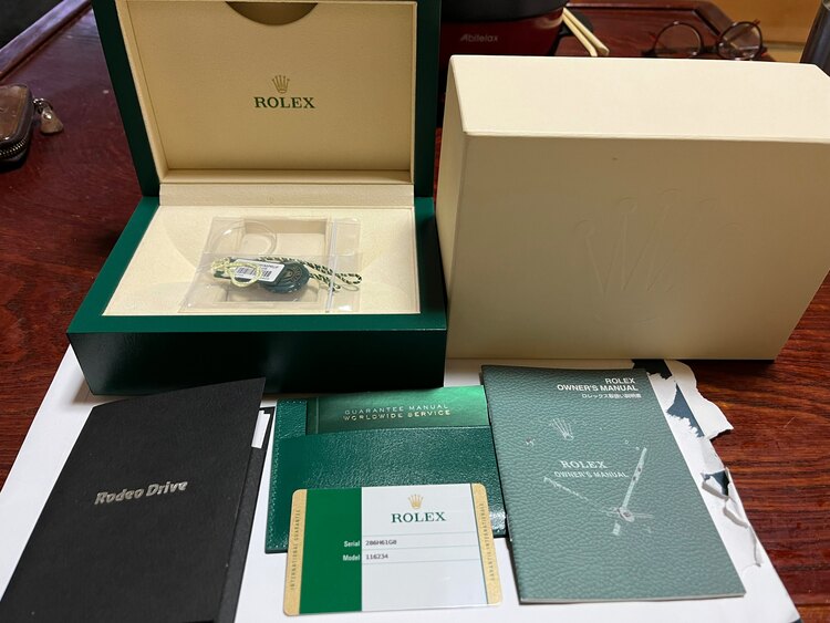 ロレックス デイトジャスト 116234（高級時計）の商品画像 - 査定依頼日：2024年12月19日 - 最高査定価格：1,300,000円