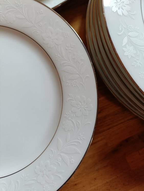 ノリタケディナーセットRANIER 6909　（食器）の商品画像 - 査定依頼日：2026年4月22日 - 最高査定価格：100,000円