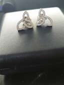 リリークラスター（金・貴金属）の商品画像 - 査定依頼日：2024年12月28日 - 最高査定価格：900,000円