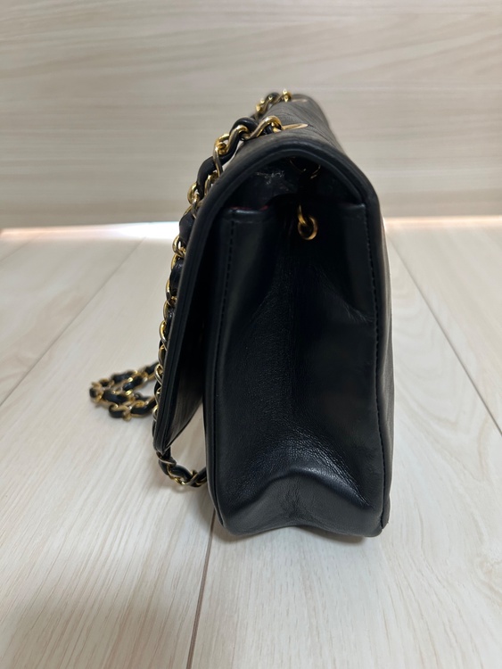 ダイアナフラップ25cm（ブランドバッグ）の商品画像 - 査定依頼日：2025年12月10日 - 最高査定価格：1,250,000円