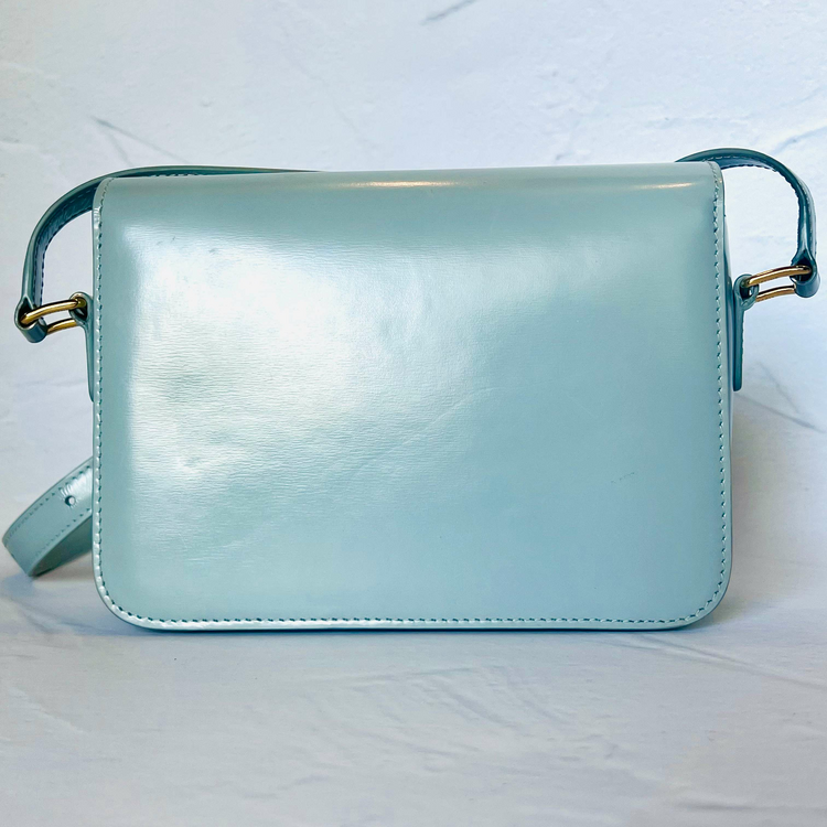 セリーヌ  （ブランドバッグ）の商品画像 - 査定依頼日：2025年4月8日 - 最高査定価格：220,000円