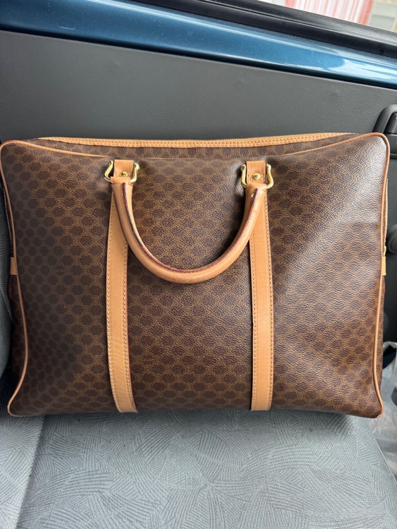 ビジネスバック（ブランドバッグ）の商品画像 - 査定依頼日：2025年12月22日 - 最高査定価格：20,000円