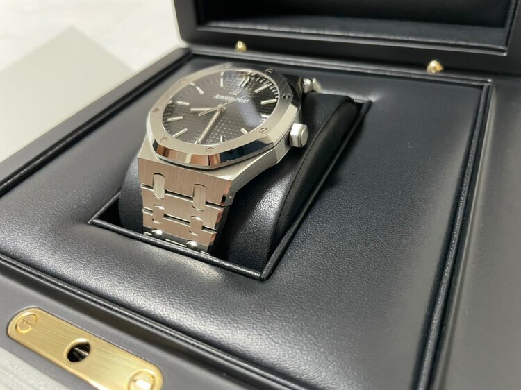 オーデマピゲ　ロイヤルオーク（高級時計）の商品画像 - 査定依頼日：2025年2月22日 - 最高査定価格：5,300,000円