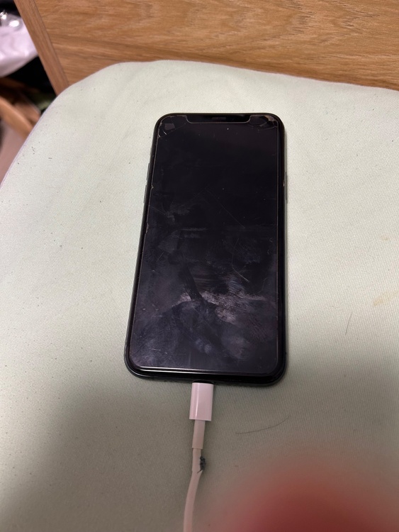 iPhone iPhone11 Pro 64GB au（スマホ）の商品画像 - 査定依頼日：2026年10月2日 - 最高査定価格：20,000円