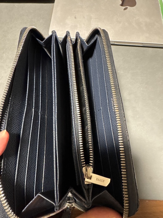 BALLY 長財布（ブランド財布・小物）の商品画像 - 査定依頼日：2025年11月24日 - 最高査定価格：100,000円
