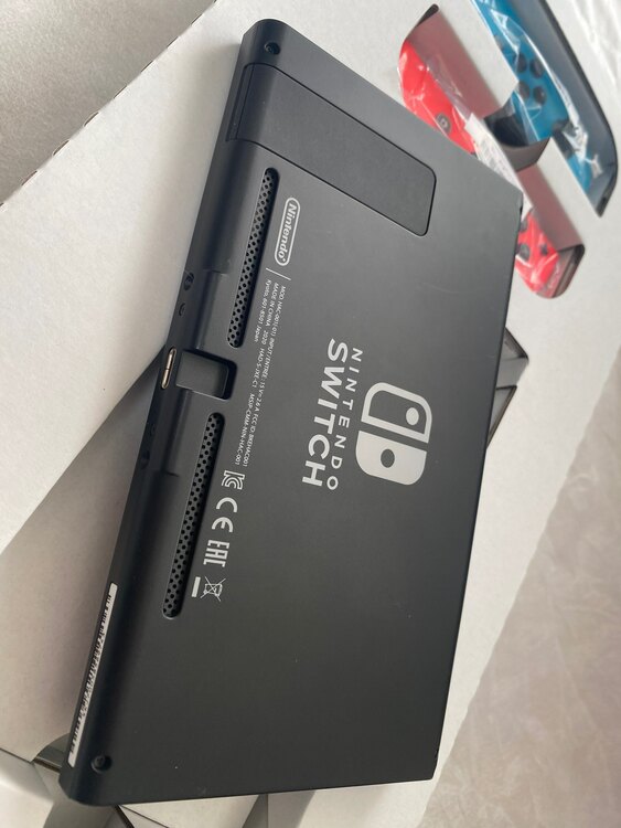 任天堂スイッチ（ゲーム機本体・ゲームソフト）の商品画像 - 査定依頼日：2023年12月16日 - 最高査定価格：21,000円