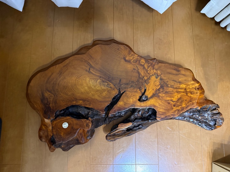 屋久杉台座（美術品・骨董品）の商品画像 - 査定依頼日：2026年9月15日 - 最高査定価格：3,000円