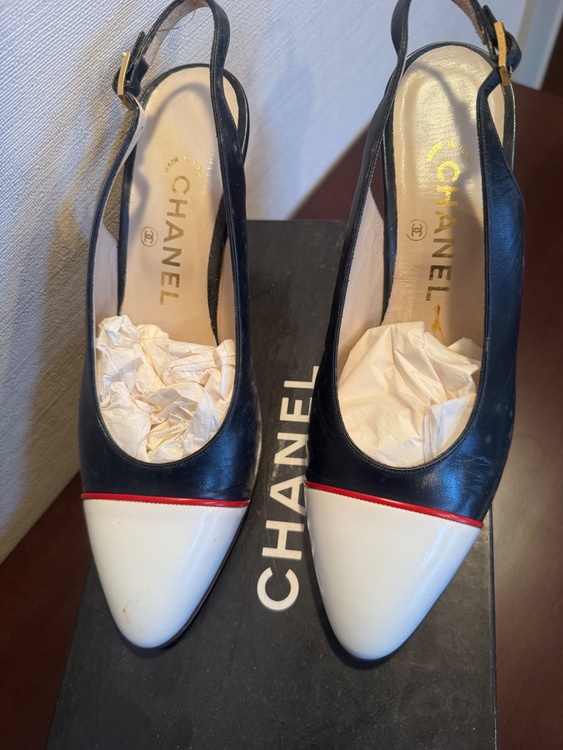 サンダル（ブランド財布・小物）の商品画像 - 査定依頼日：2026年1月5日 - 最高査定価格：8,000円