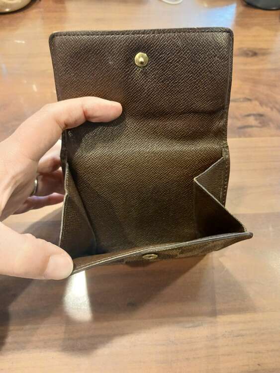 ダミエのふたつおり財布（ブランド財布・小物）の商品画像 - 査定依頼日：2025年2月6日 - 最高査定価格：2,500円