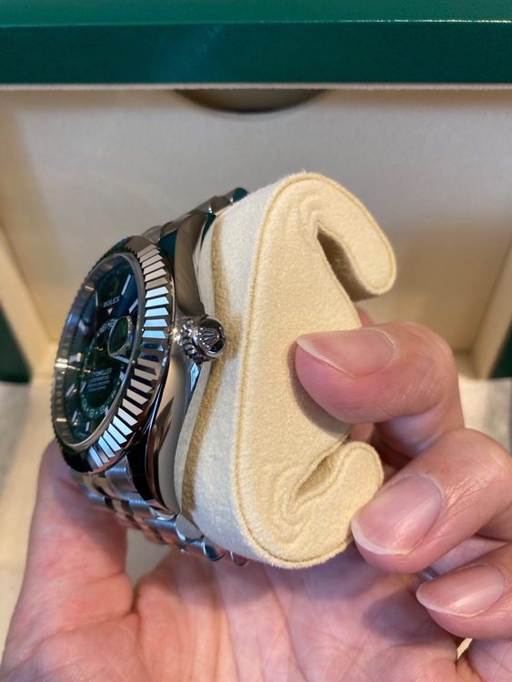 ロレックス　スカイドゥエラー（高級時計）の商品画像 - 査定依頼日：2025年9月9日 - 最高査定価格：3,900,000円