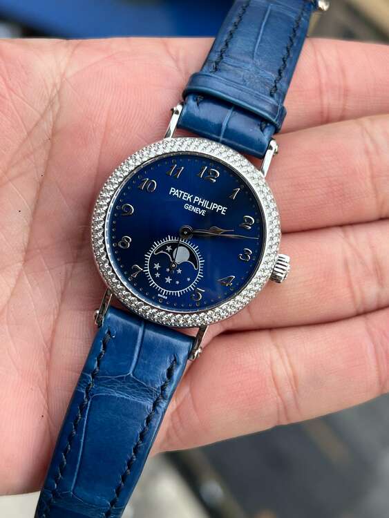 パテックフィリップ カラトラバ 7121/200G-001（高級時計）の商品画像 - 査定依頼日：2025年3月30日 - 最高査定価格：4,650,000円