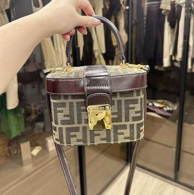 カバン（ブランドバッグ）の商品画像 - 査定依頼日：2025年5月24日 - 最高査定価格：80,000円