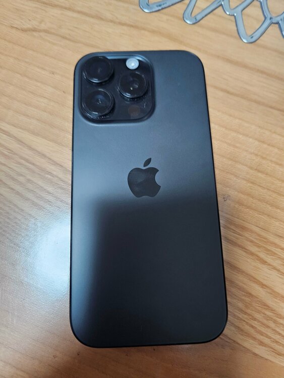 iPhone iPhone 16 Pro 128GB docomo（スマホ）の商品画像 - 査定依頼日：2026年9月23日 - 最高査定価格：112,000円