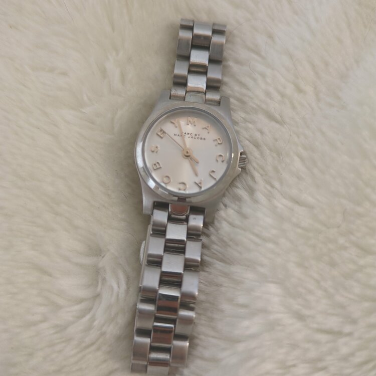 その他 その他 Marc By Marc JacobcのMBM3198（高級時計）の商品画像 - 査定依頼日：2026年2月4日 - 最高査定価格：14,000円