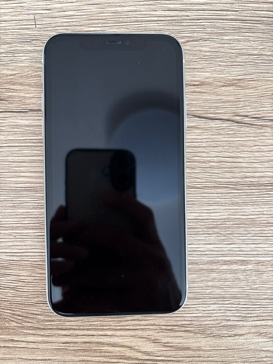 iPhone iPhone11 128GB Softbank（スマホ）の商品画像 - 査定依頼日：2026年6月14日 - 最高査定価格：18,000円