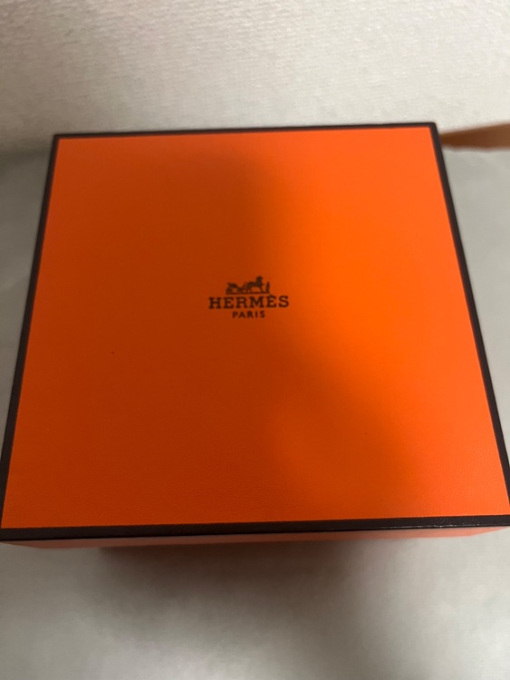 エルメス HERMES Hウォッチ ホワイトシェル HH1.210 ホワイト S（高級時計）の商品画像 - 査定依頼日：2025年6月11日 - 最高査定価格：102,000円