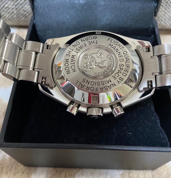 OMEGA Speedmaster Professional（オメガ スピードマスター プロフェッショナル）手巻き　ムーンウォッチ（高級時計）の商品画像 - 査定依頼日：2026年9月9日 - 最高査定価格：720,000円