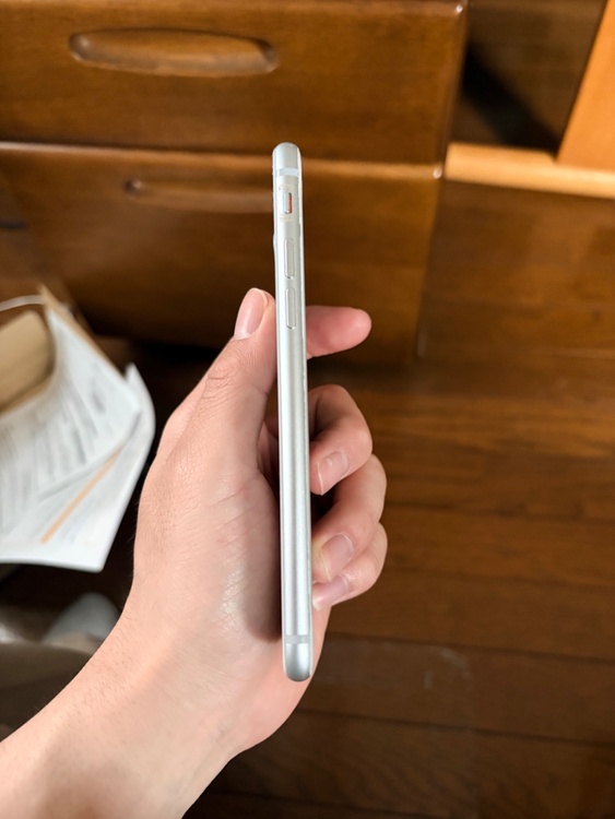 iPhone 8（スマホ）の商品画像 - 査定依頼日：2026年5月3日 - 最高査定価格：2,000円