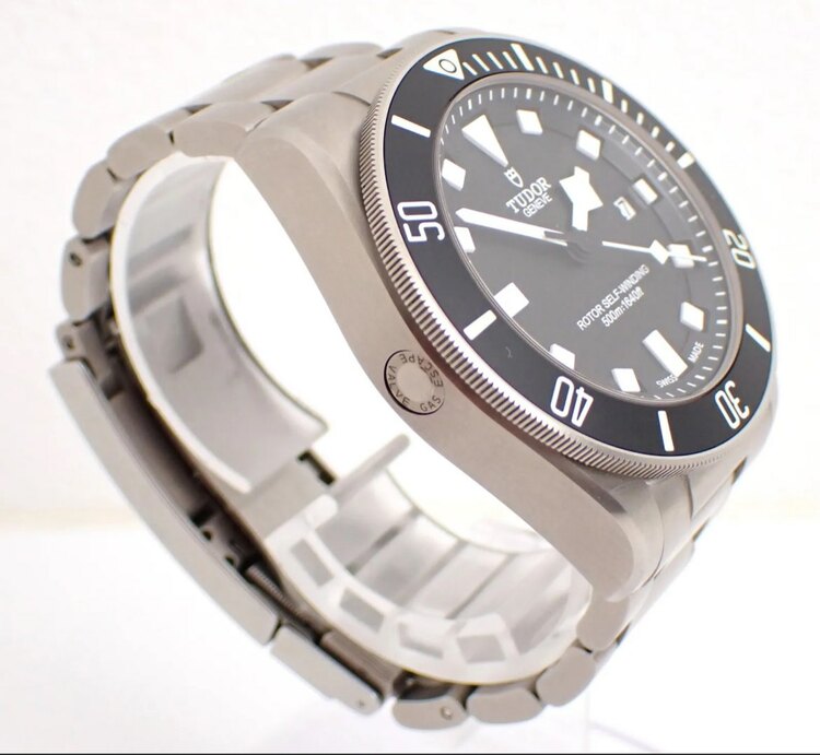 チューダー ベラゴス 25500T（高級時計）の商品画像 - 査定依頼日：2025年5月31日 - 最高査定価格：400,000円