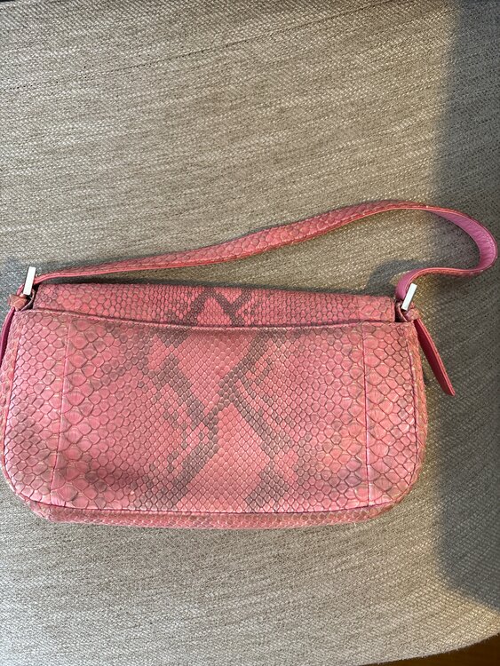 ハンドバッグ（ブランドバッグ）の商品画像 - 査定依頼日：2025年1月18日 - 最高査定価格：2,000円